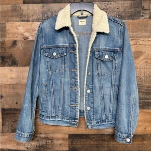 GAP Women's Blue Denim Jacket with Sherpa Collar